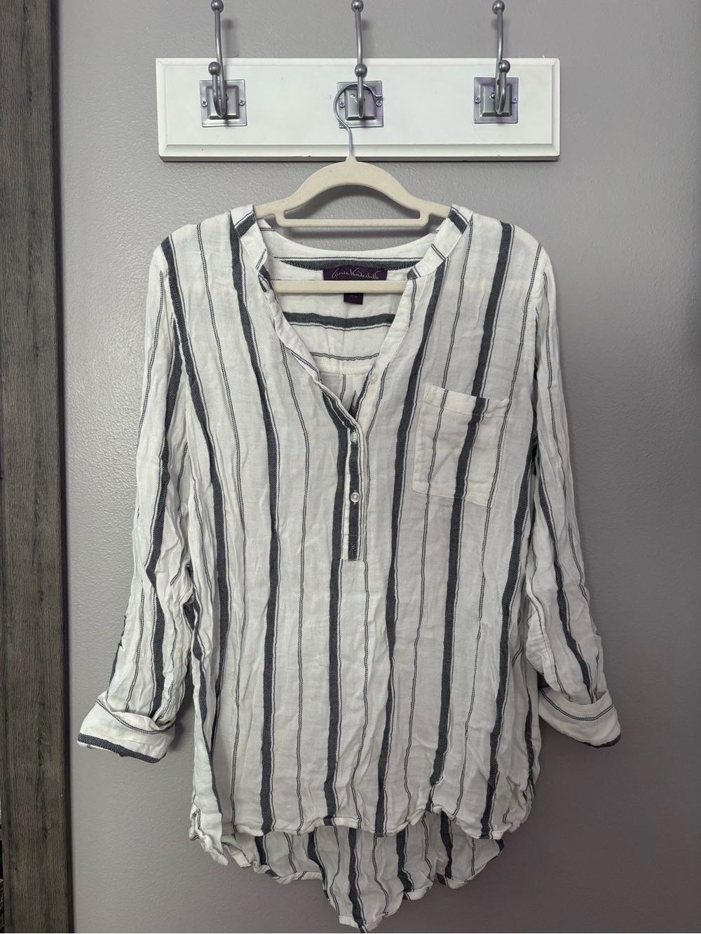 Gloria Vanderbilt Striped Button-Front Top - Gray & White